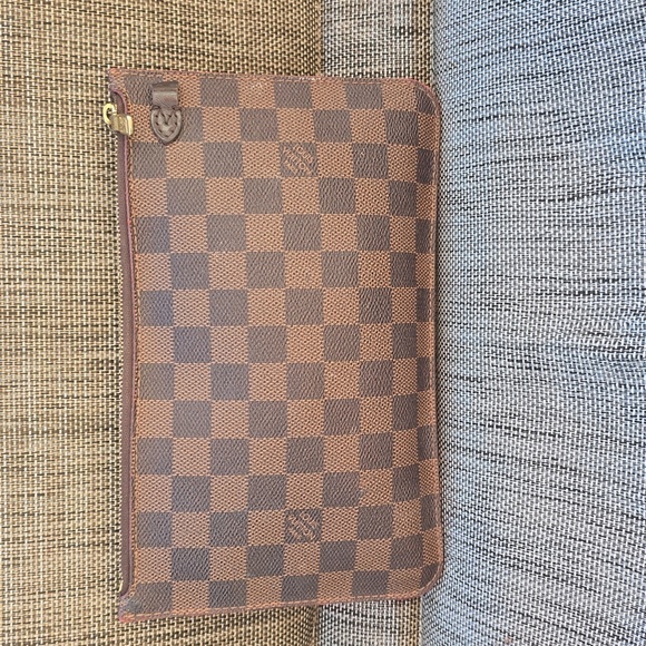 Louis Vuitton Damier Ebene Neverfull GM Pochette - Picture 2 of 11